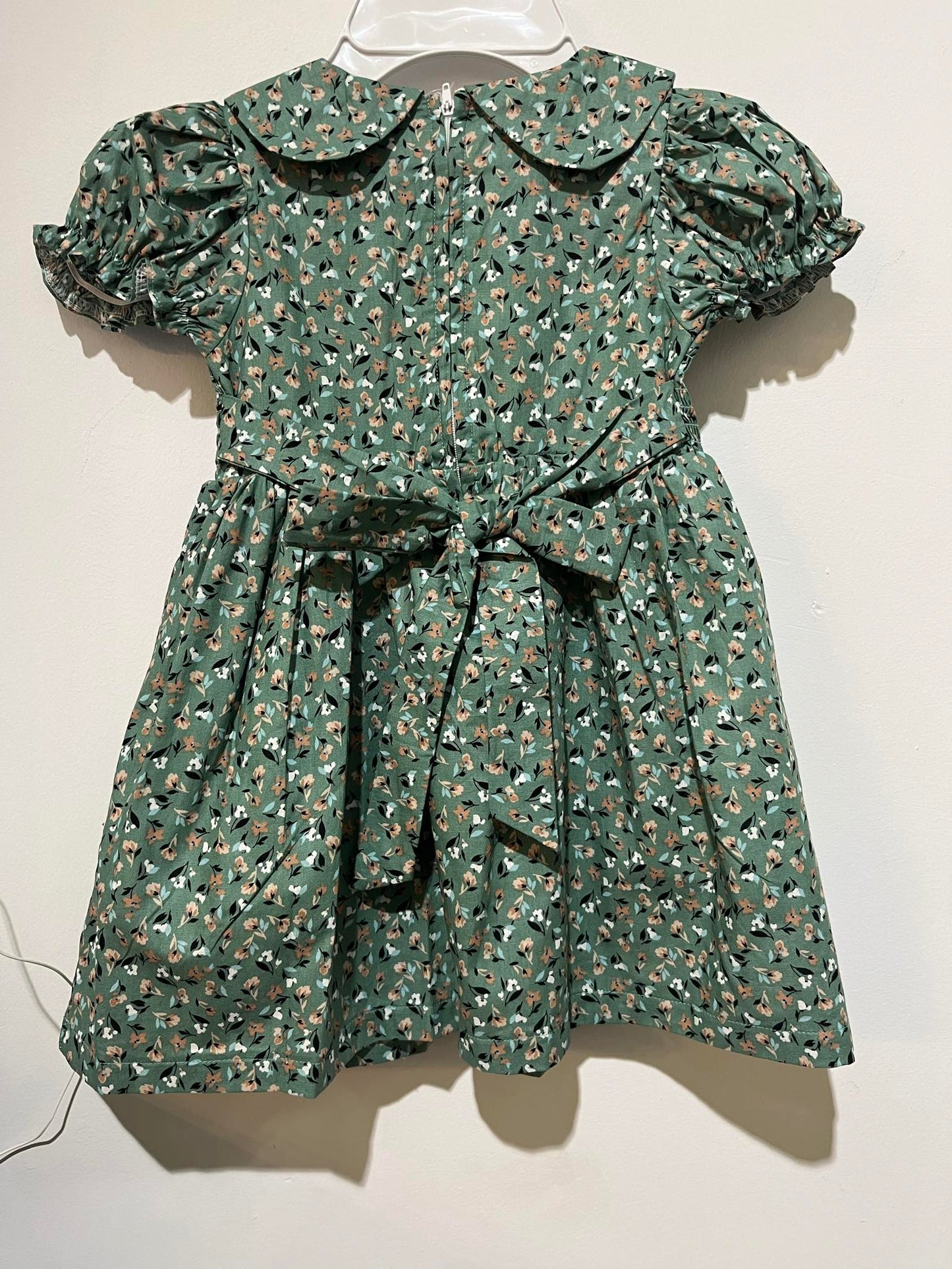 Robe verte bouffante avec jupon