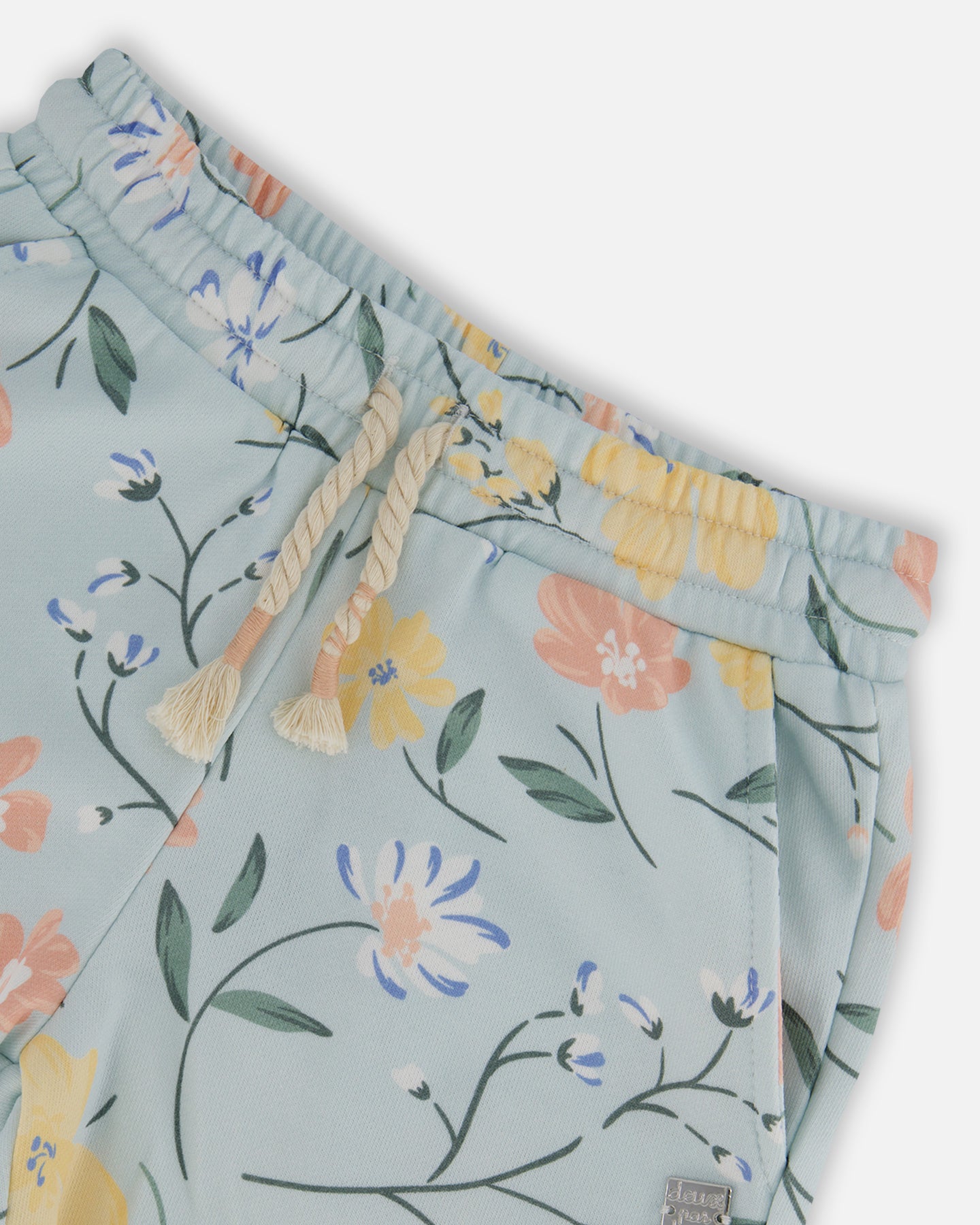 Short bleu clair à fleurs en coton français