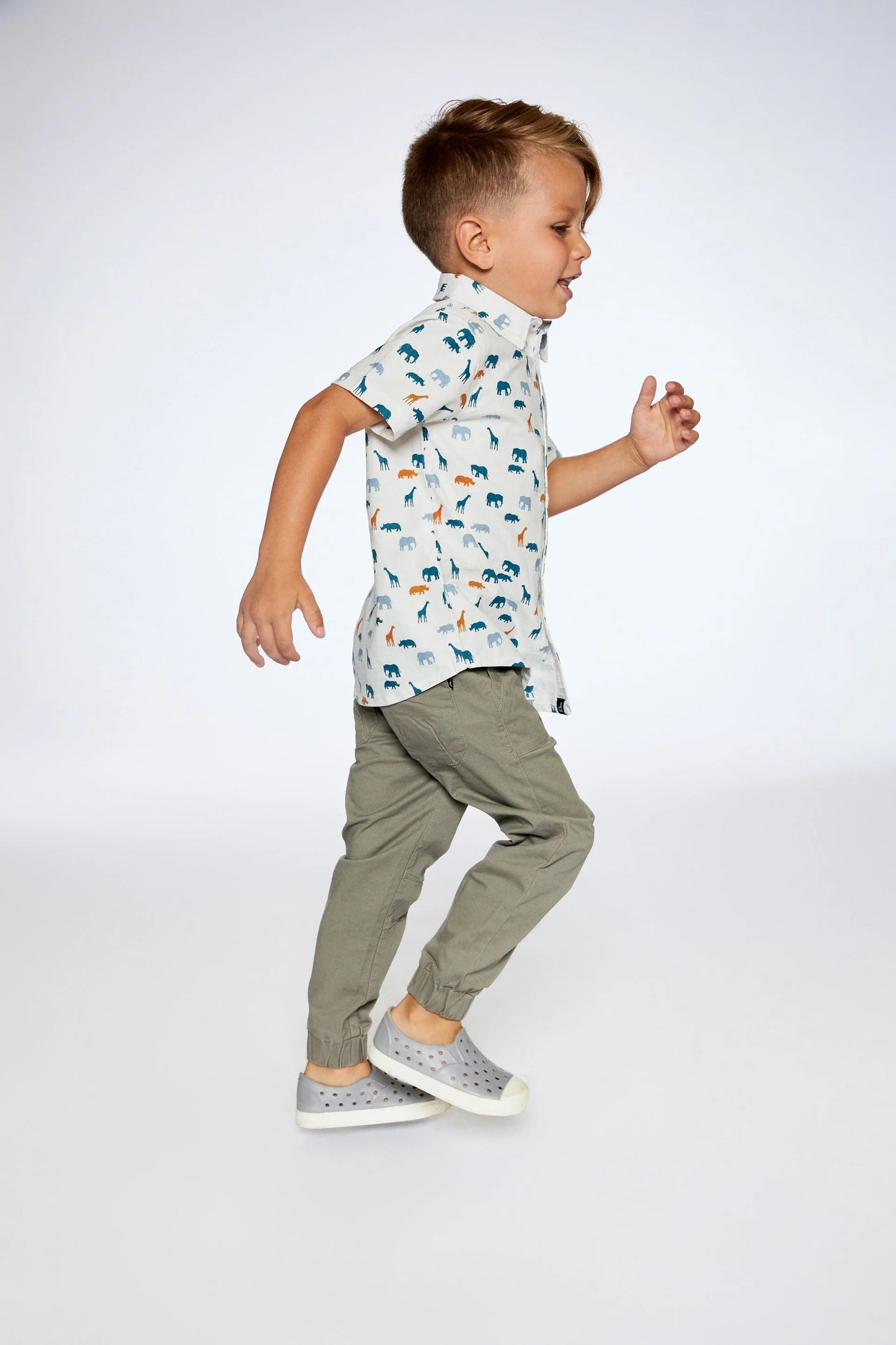 Pantalon coupe jogger en sergé extensible vert-de-gris