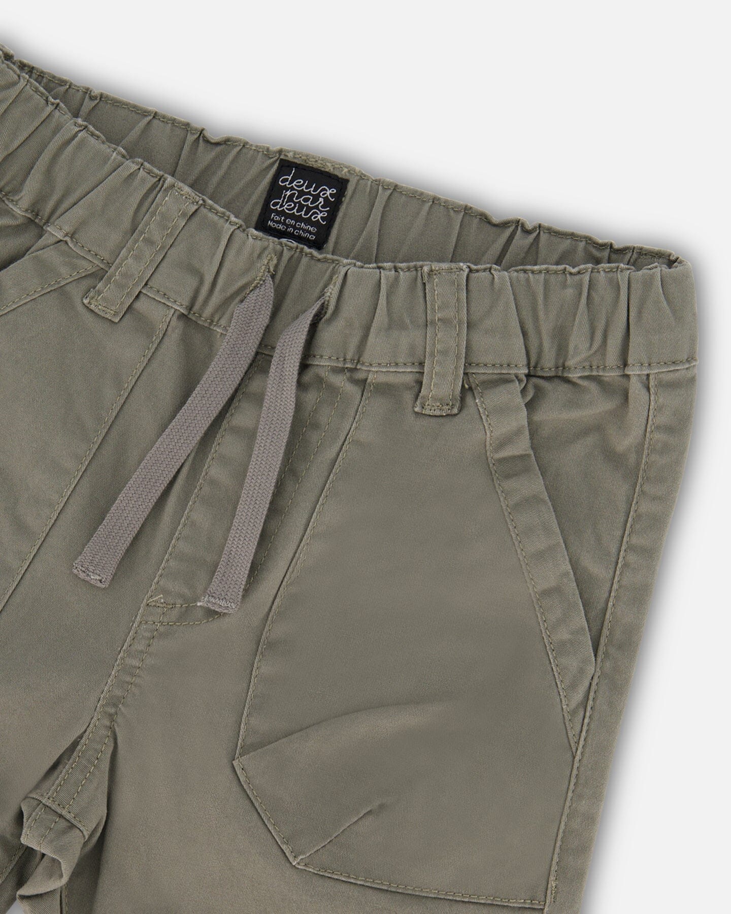 Pantalon coupe jogger en sergé extensible vert-de-gris