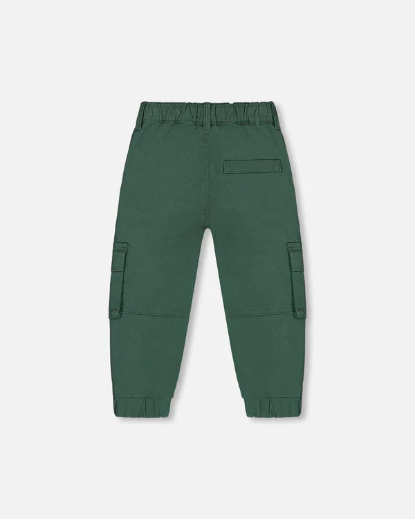 Pantalon coupe jogger en sergé extensible avec poches cargo vert forêt