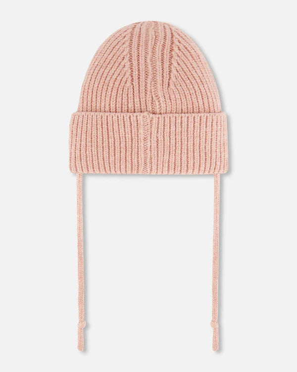 Bonnet tricoté vieux rose avec cordons