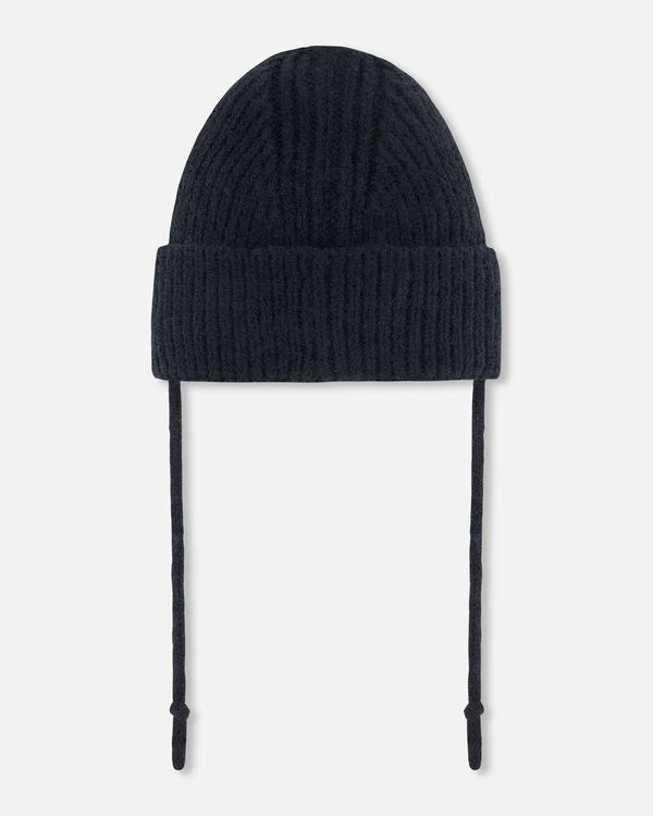 Bonnet tricoté noir avec cordons
