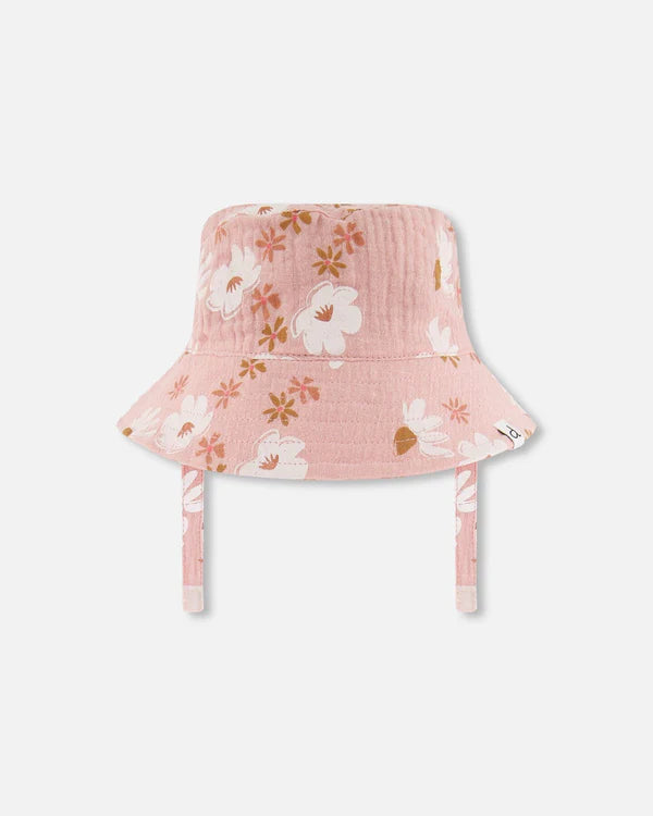Chapeau cloche en mousseline imprimée rose à fleurs blanches