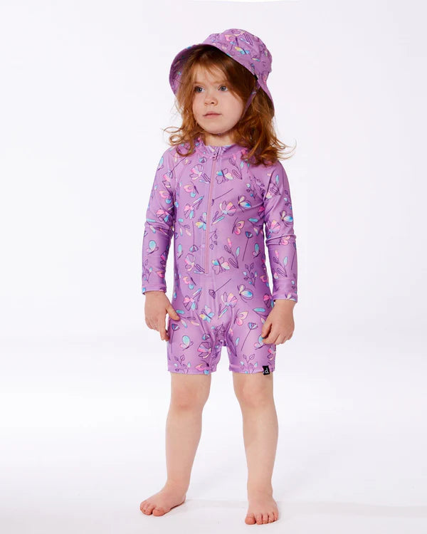 Chapeau de plage imprimé vieux mauve avec papillons multicolores
