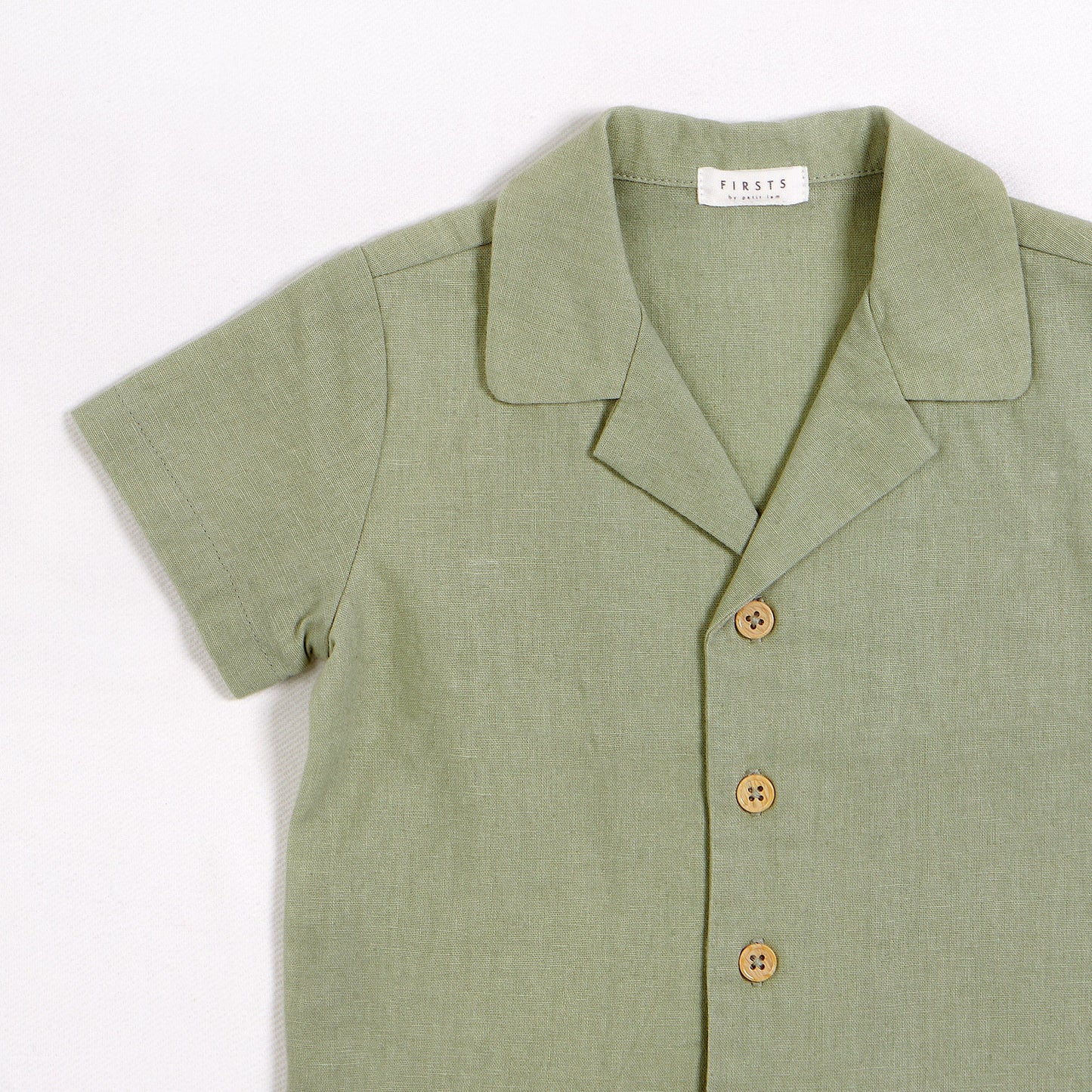 Ensemble chemise et short en lin à rayures grises