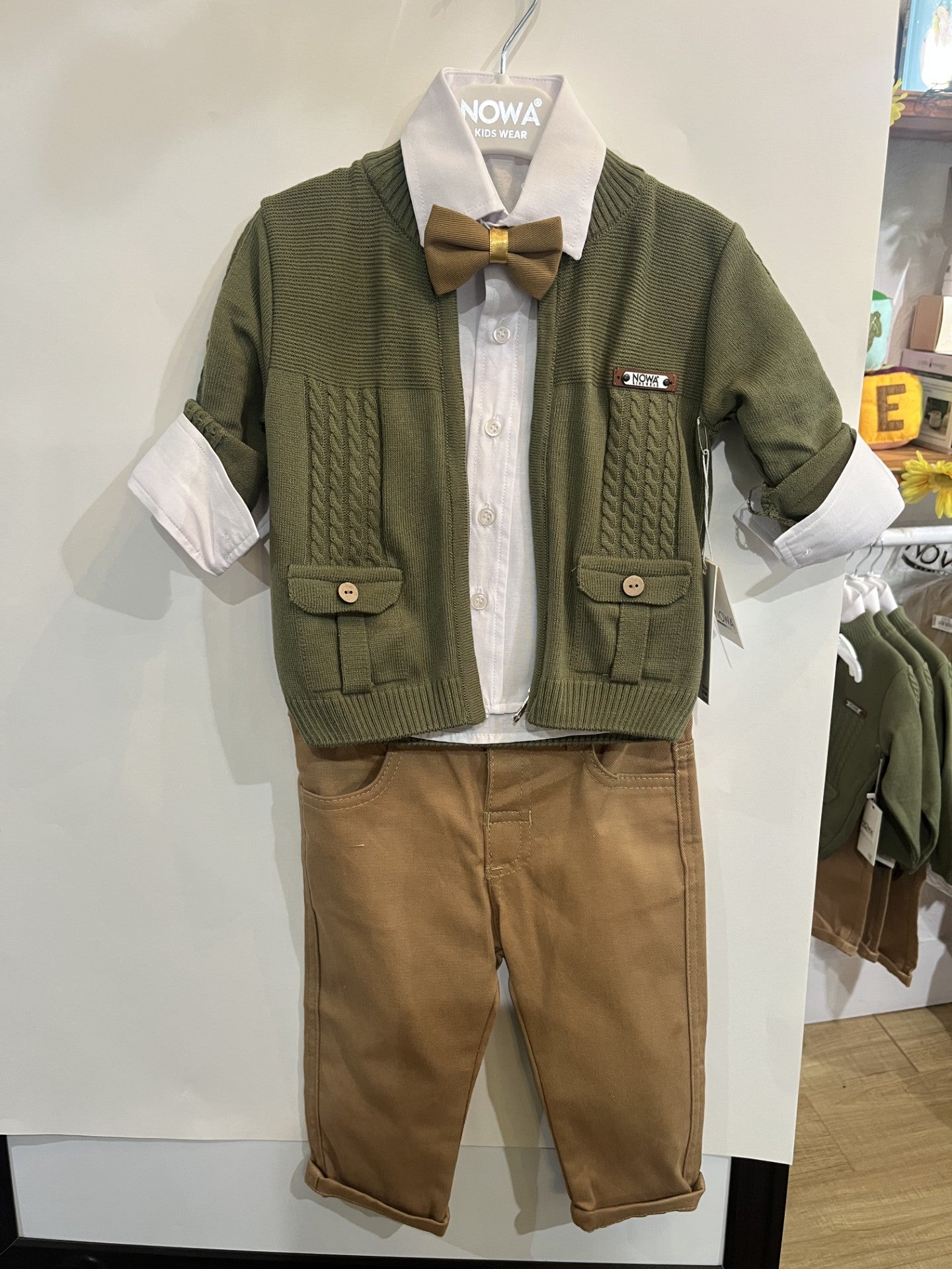 Ensemble Élégant style (gentleman) vert, beige, blanc et moutarde 4 pièces