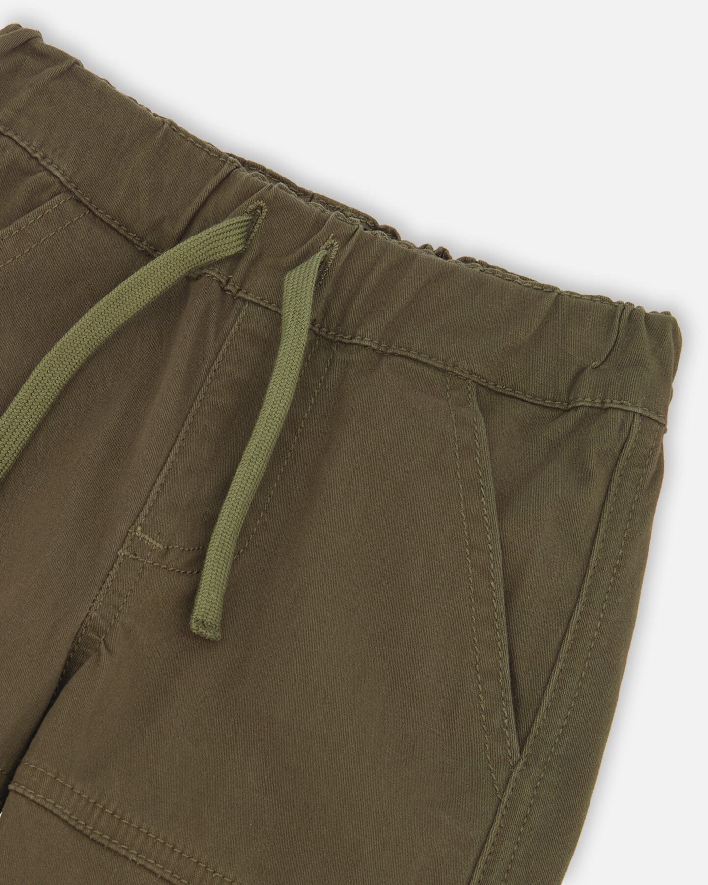 Pantalon jogger en sergé extensible avec poches cargo vert kaki