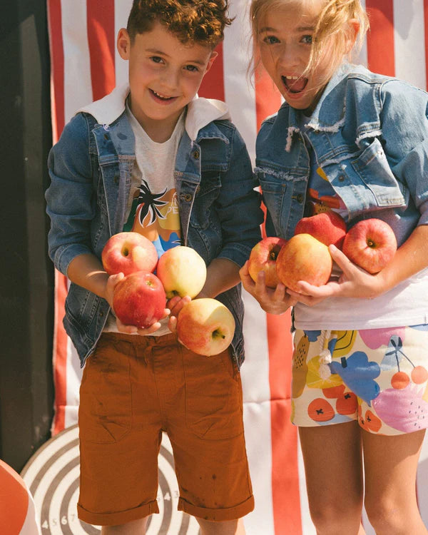 Veste en denim effiloché avec broderie