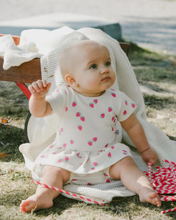 Ensemble haut et short en jersey côtelé de coton blanc imprimé fraises