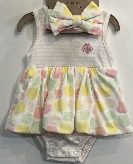 Robe cache couche blanc avec coquillage couleur pastels avec bandeau assorti.
